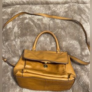 great everyday crossbody or shoulder bag